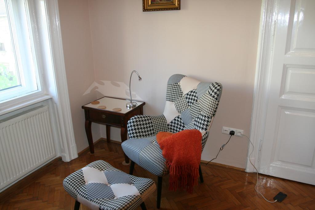 Diamonds Apartment With 2 Rooms Near Guzsdu Udvar Budapest Exteriör bild